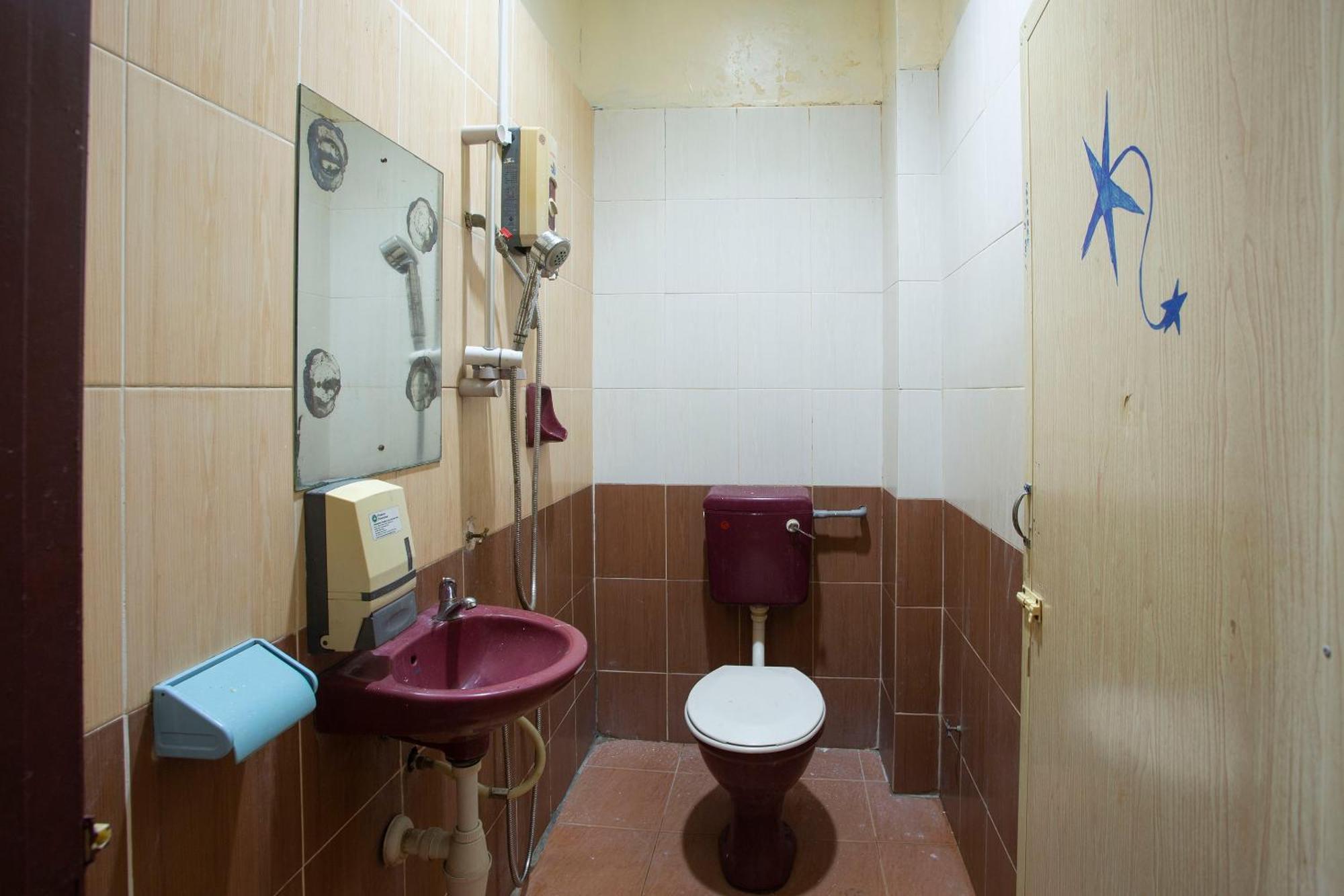 Spot On 90137 Casavilla Hotel Pudu クアラルンプール エクステリア 写真