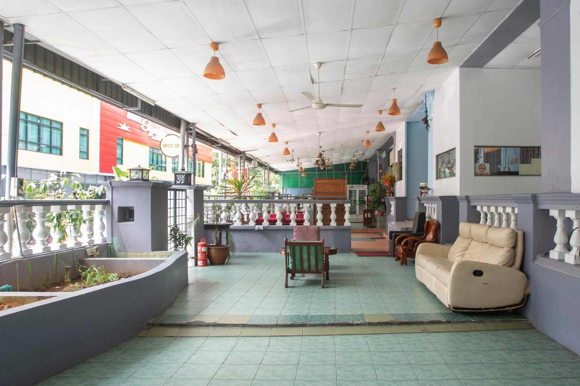 Spot On 90137 Casavilla Hotel Pudu クアラルンプール エクステリア 写真